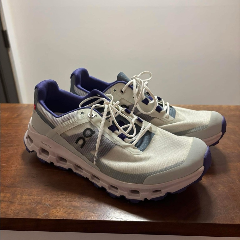 On Cloud Cloudvista running shoes